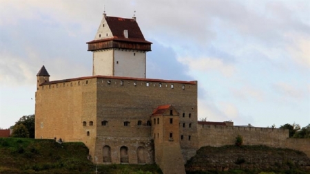 Выставка Эдуарда Зеньчика и Виктора Гинзбурга откроется в Нарвском замке