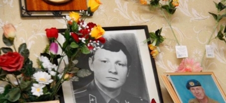 Ветераны ВДВ и одноклассники отдали дань памяти Михаилу Румянцеву