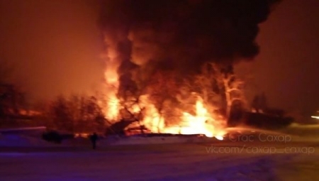 Пожар, возникший после схода вагонов в Кировской области, локализован