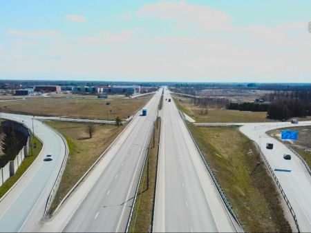 Будущее правительство намерено сделать три основные магистрали Эстонии четырехполосными