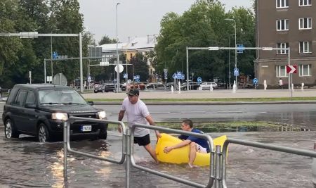 Вице-мэр Нарвы по поводу ситуации с затоплением города во время ливня: не все так однозначно!